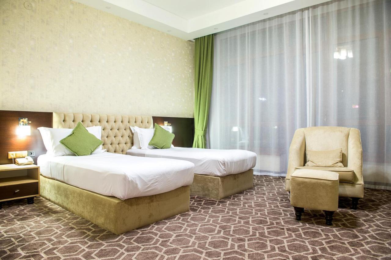 Megapolis Hotel שימקנט מראה חיצוני תמונה