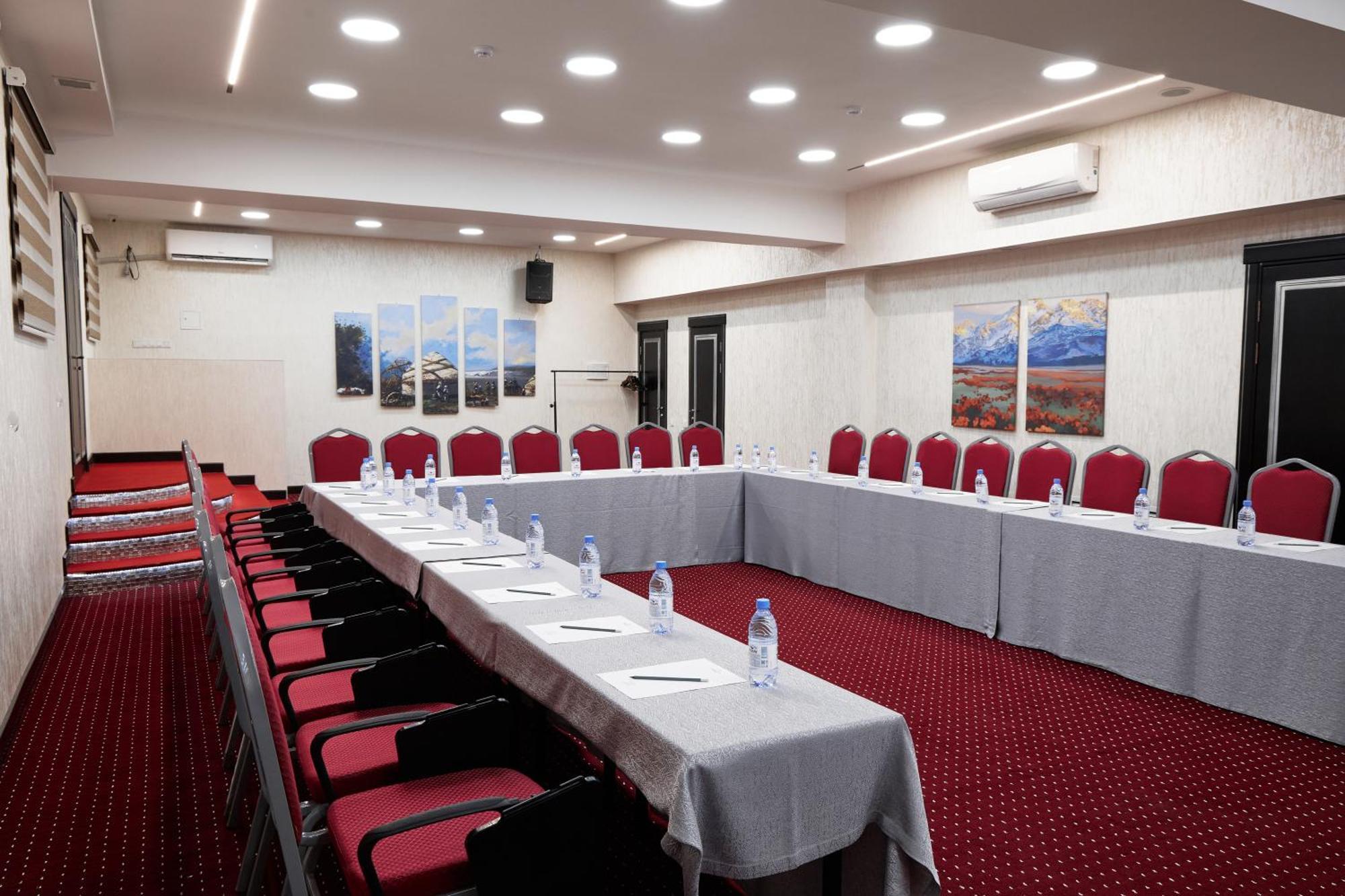 Megapolis Hotel שימקנט מראה חיצוני תמונה