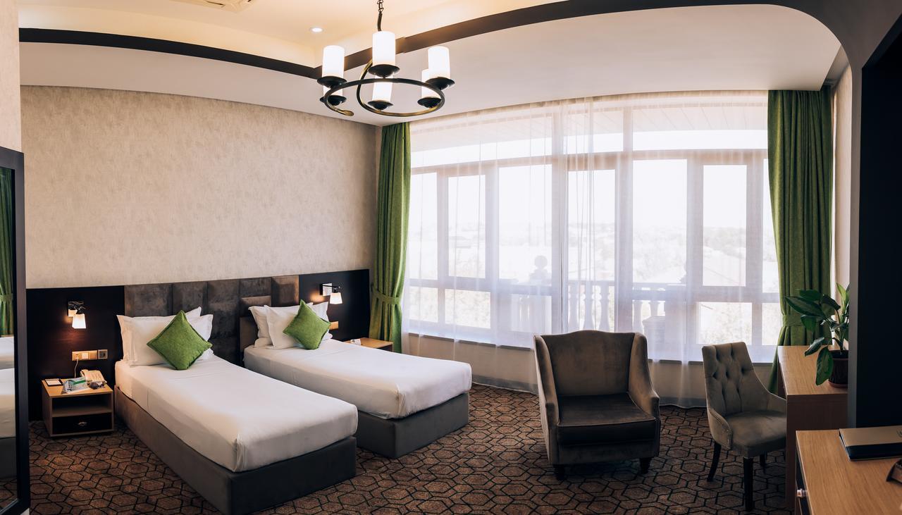 Megapolis Hotel שימקנט מראה חיצוני תמונה