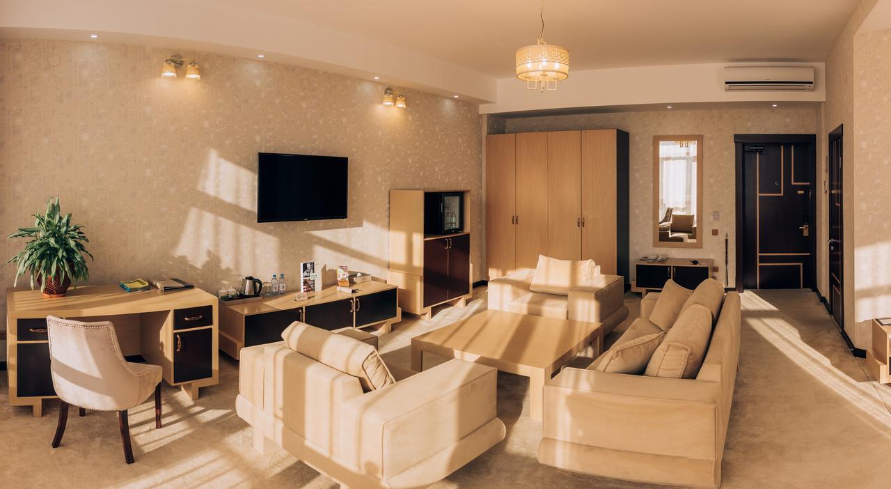 Megapolis Hotel שימקנט מראה חיצוני תמונה