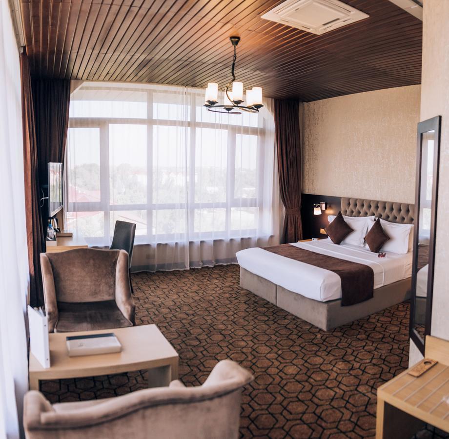 Megapolis Hotel שימקנט מראה חיצוני תמונה