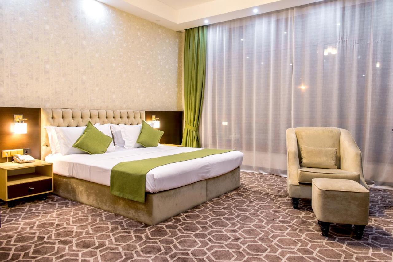 Megapolis Hotel שימקנט מראה חיצוני תמונה