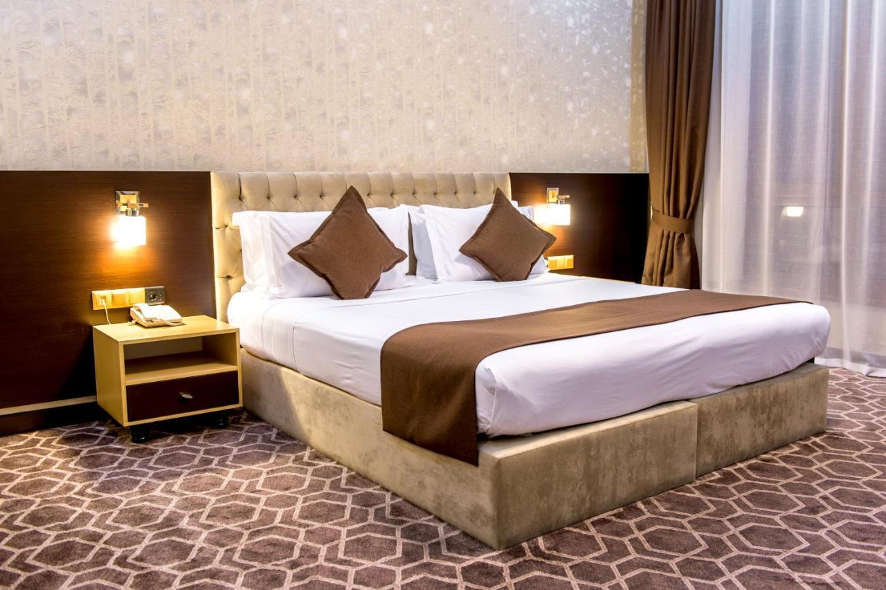 Megapolis Hotel שימקנט מראה חיצוני תמונה