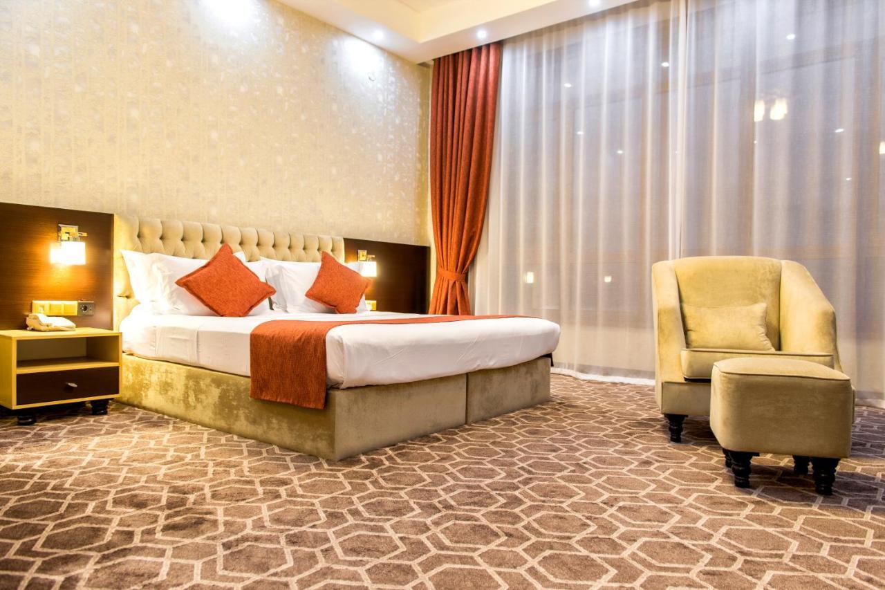 Megapolis Hotel שימקנט מראה חיצוני תמונה